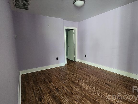 2nd image of 505 E 6th St Unit 301