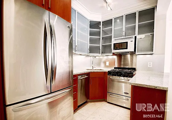 Rented by Urbane Brokerage | media 14