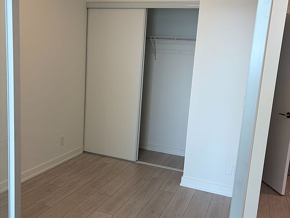 4th image of 1381 Lakeshore Rd E #523