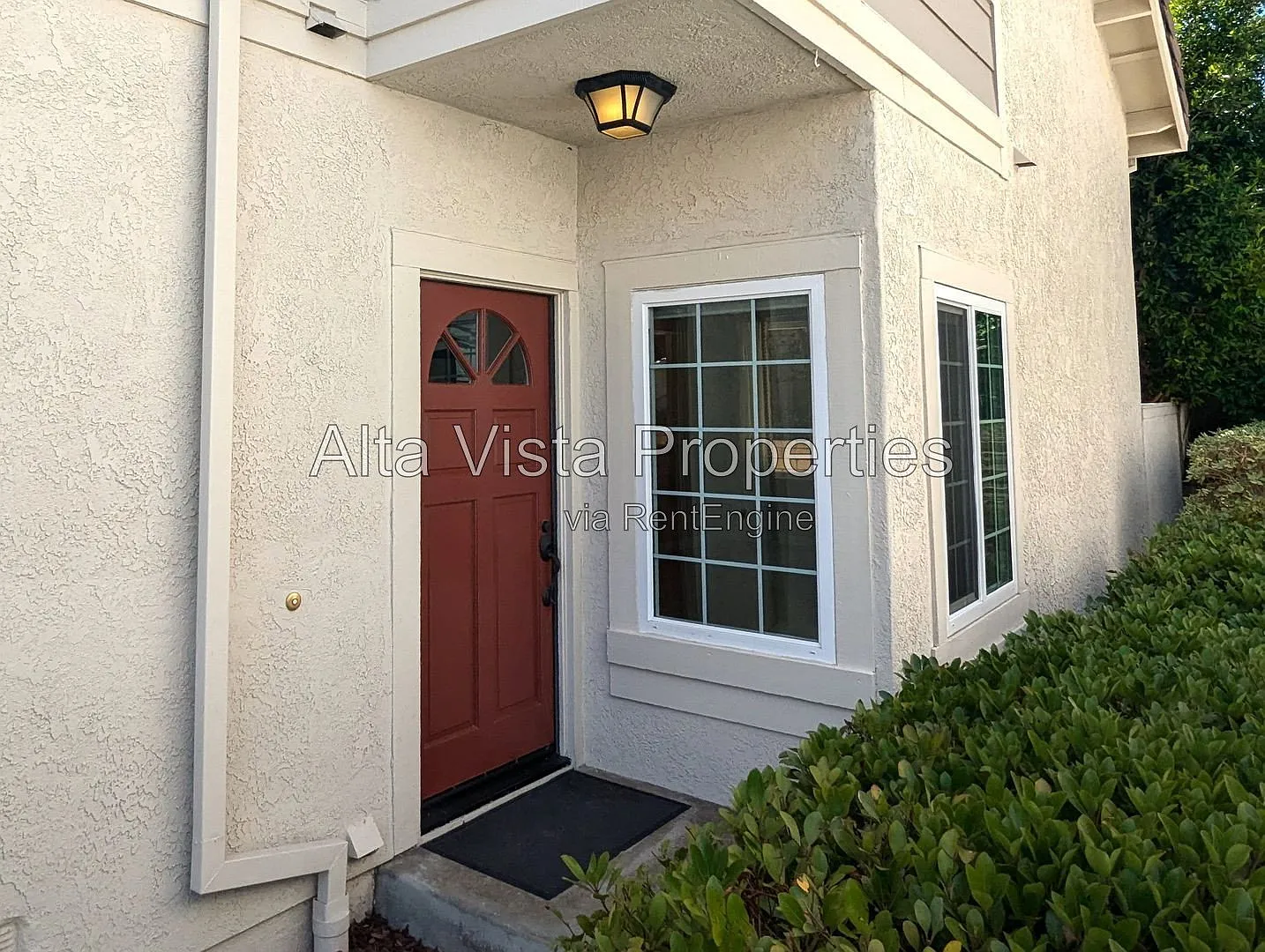 3 bed, 2.5 bath, 1445 sqft, $4,450 — Photo 2