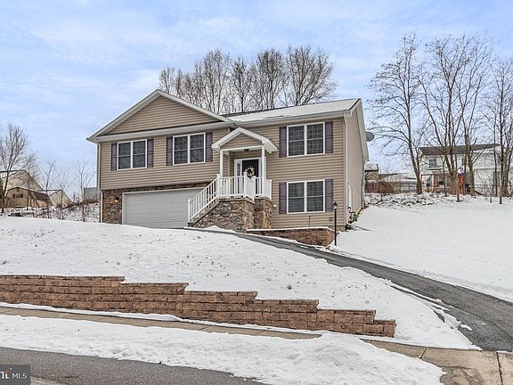 3rd image of 119 Quail Dr