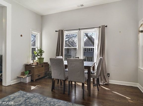 5th image of 2548 W Medill Ave