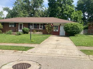 602 Crestview Dr, Lebanon, OH 45036