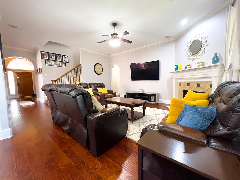 5915 Ivy Glen Dr — Photo 9
