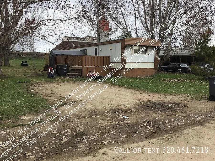 707 Eastgate Dr SE