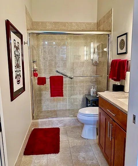 2nd bath with large shower.