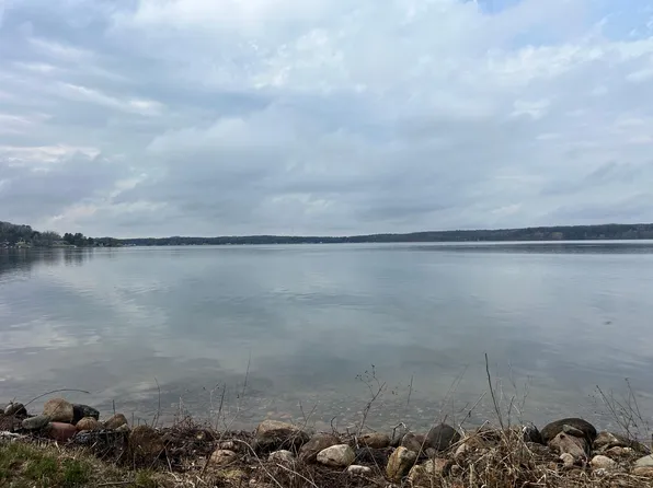 2394 Lake Shore Dr, Motley, MN 56466