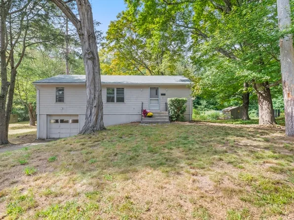 41 Flora Rd, Attleboro, MA 02703