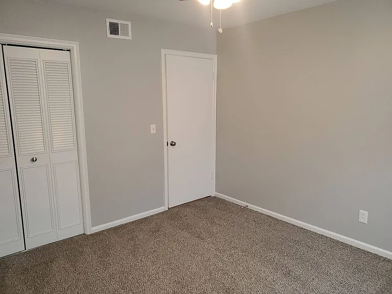 Stratford East Apartments — Photo 119