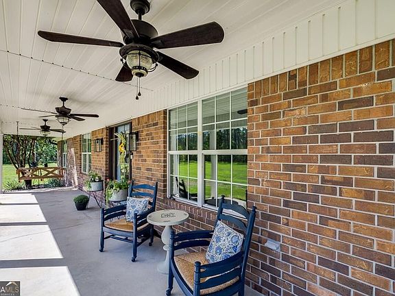 4th image of 301 English Acres Dr