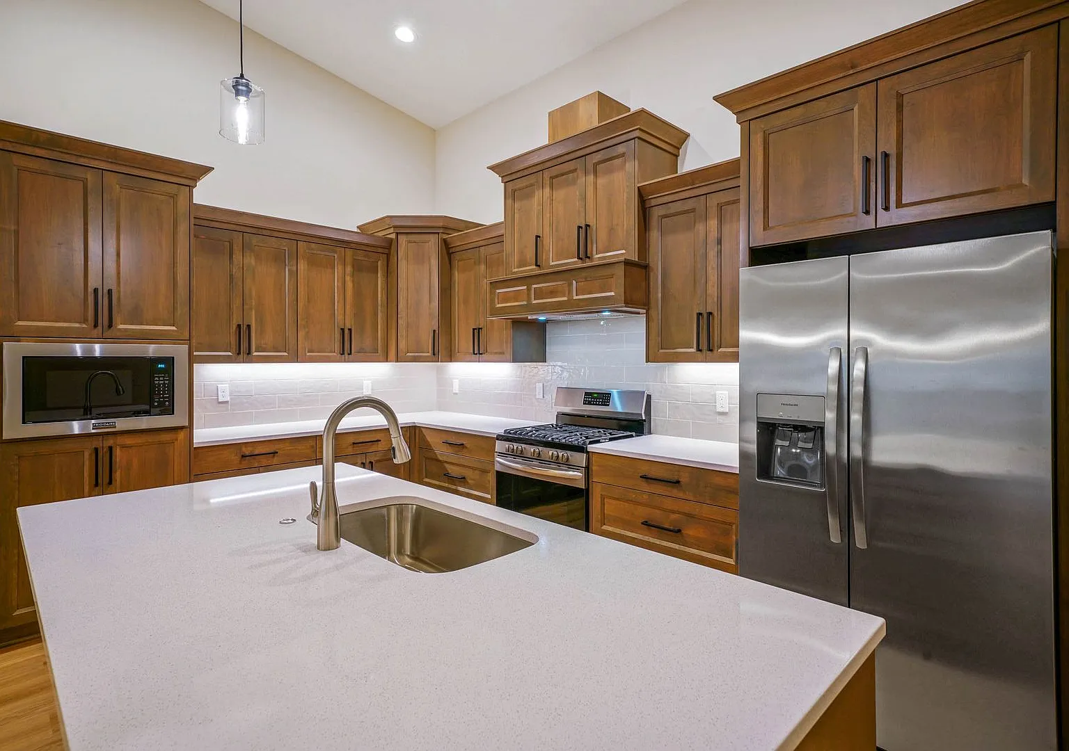 3Bd/2Ba Single Story Home - Available End of Sept! — Photo 4
