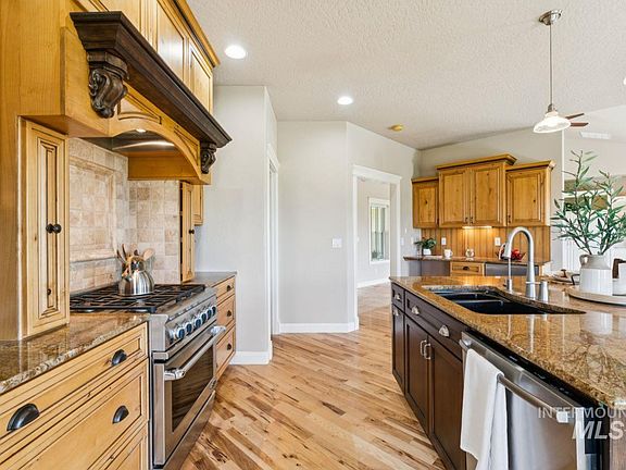 5th image of 5803 Whispering Hills Dr