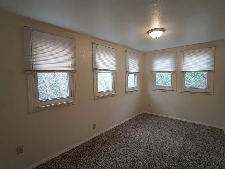 824 Midland Ave #A — Photo 5