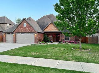 1803 SW Hayfield Ave, Bentonville, AR 72713