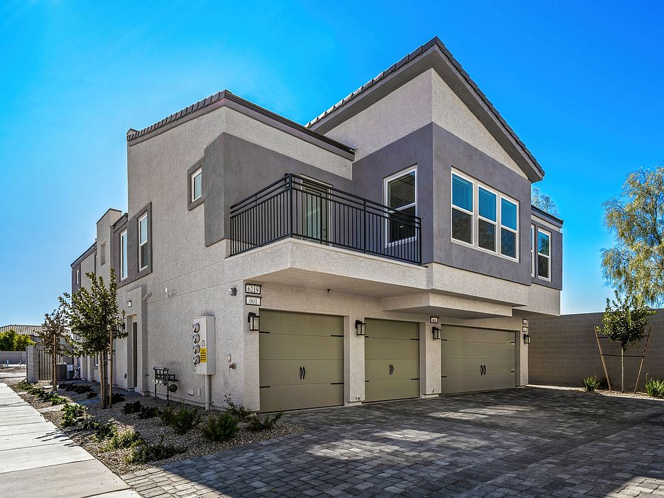 Heritage Square Alina Exterior 1of3