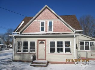 220 Pleasant St, Wapello, IA 52653