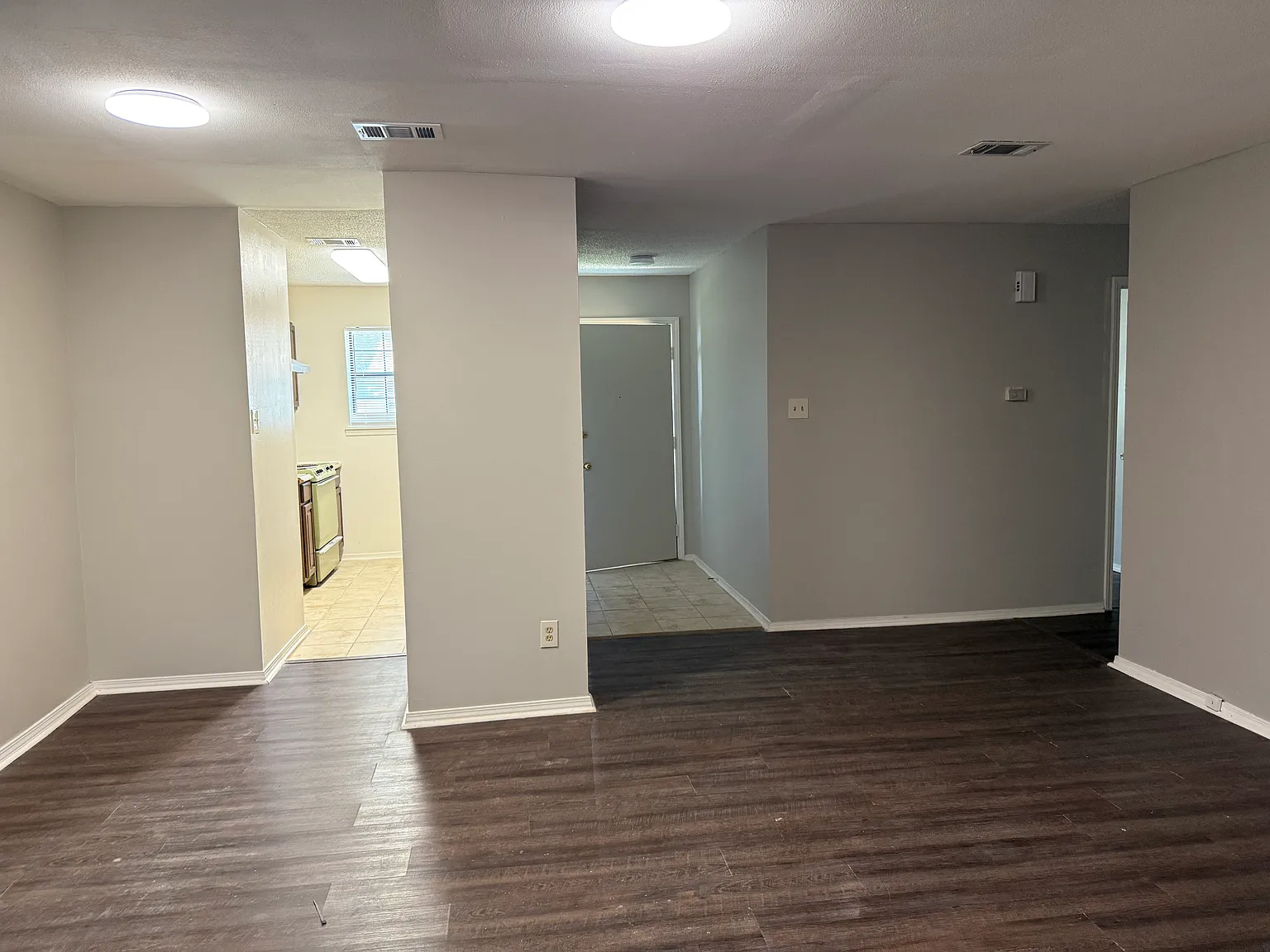 3 bed, 1387 sqft, $1,150 — Photo 2