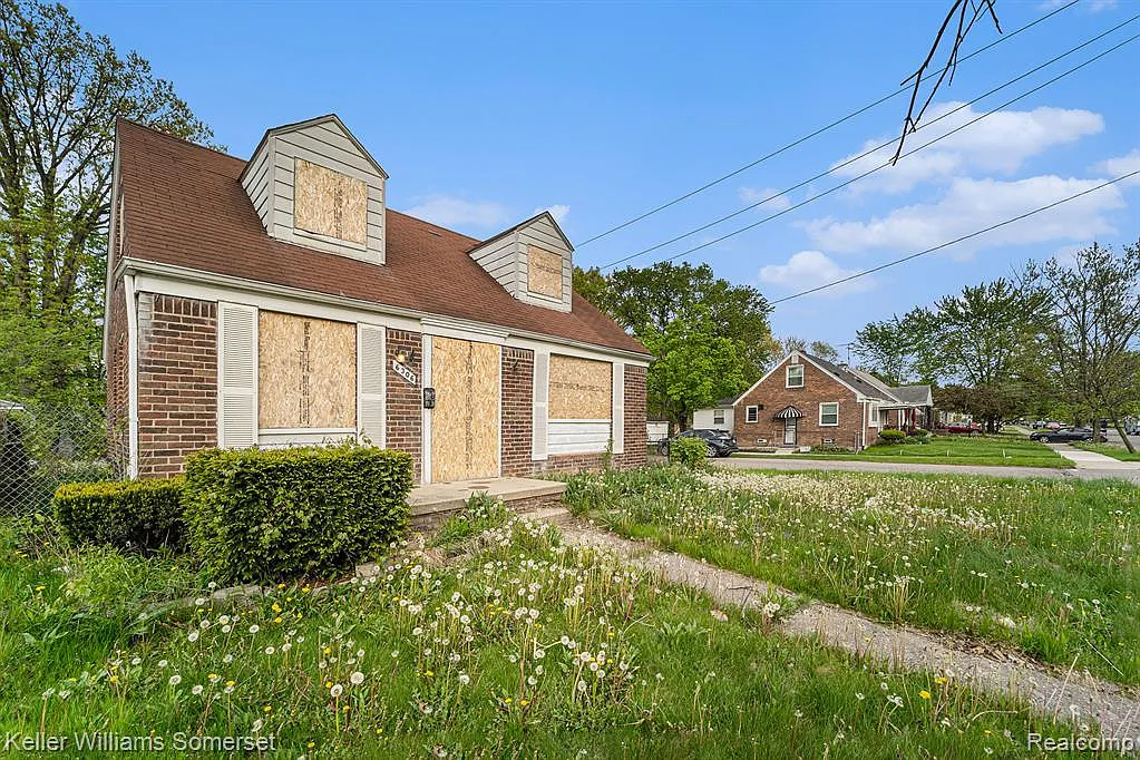 Building Photo - 6306 Farmbrook St