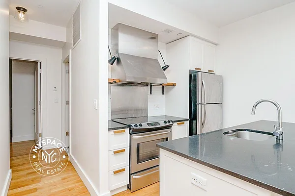 Rented by MySpaceNYC | media 29