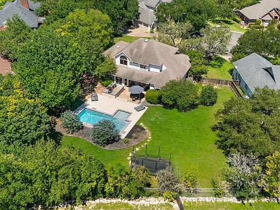 3rd image of 8522 FAIRWAY BEND DR
