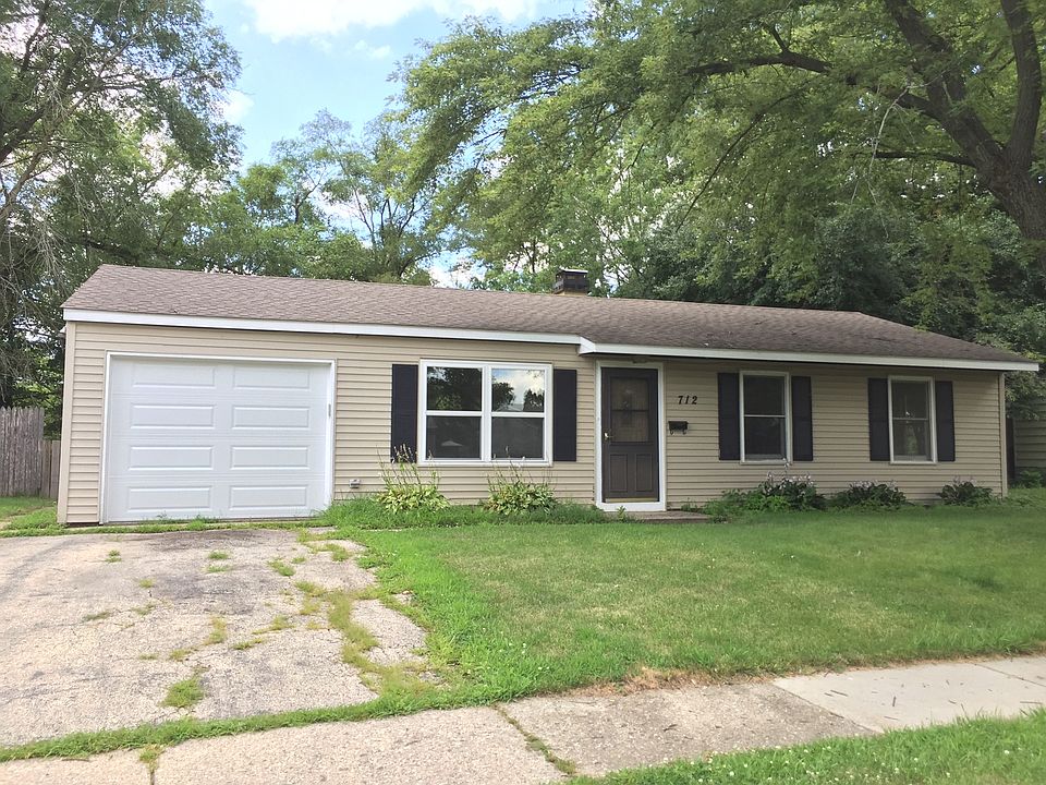 1st image of 712 Lincolnwood Dr
