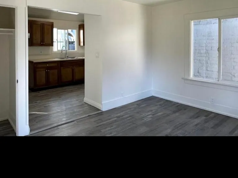 315 W 54th St — Photo 6