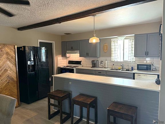 3rd image of 631 E Hacienda Dr