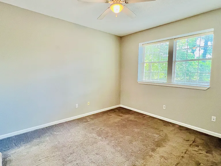 347 Darlington Cir — Photo 13