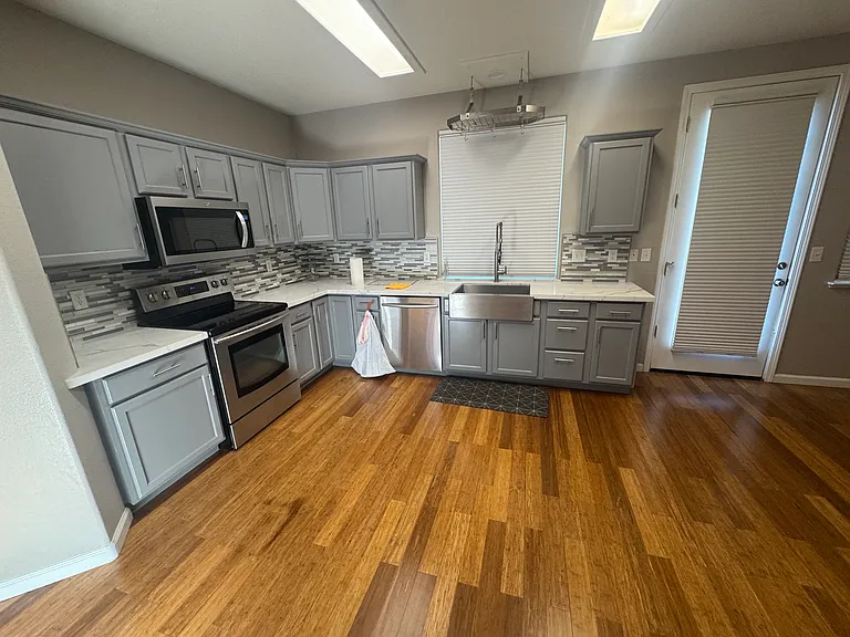 618 W Madrid Ln — Photo 6