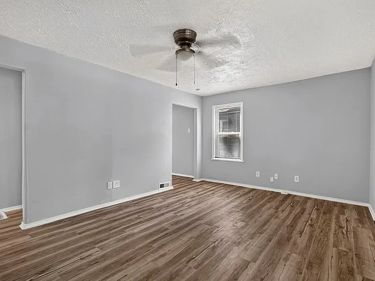 7534 Blanding Dr — Photo 12