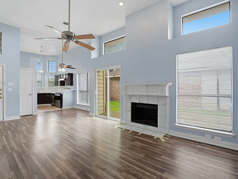 2540 Winter Oak St — Photo 3