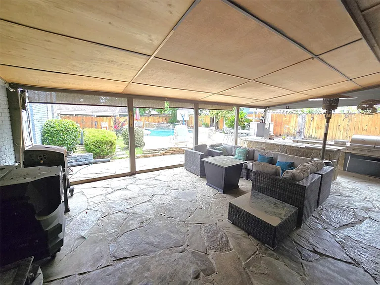 560 Brandon Rd — Photo 37