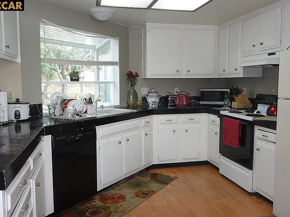 5th image of 1440 Oakmont Pl