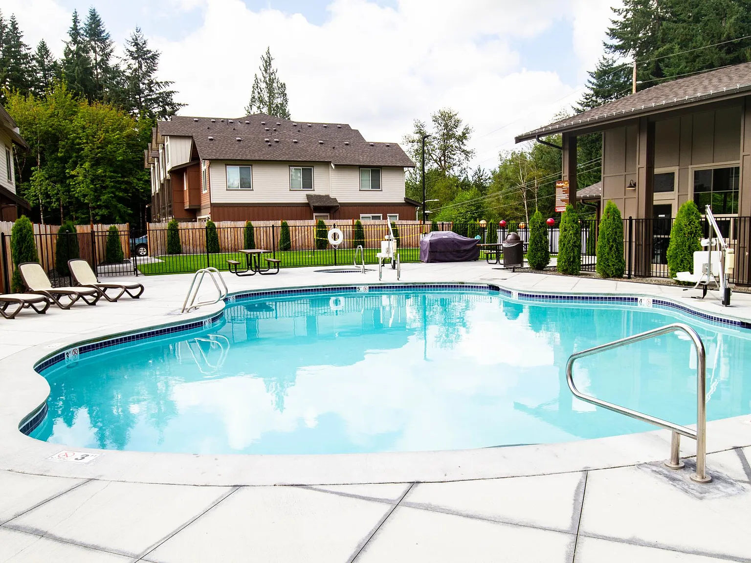 Stonebrook — Photo 3