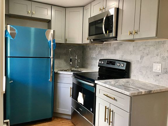 2nd image of 1030 Throggmorton Ave Fl 1