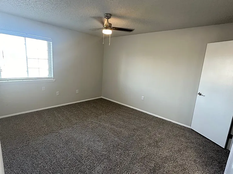 Regency Point Luxury Apartments — Photo 35