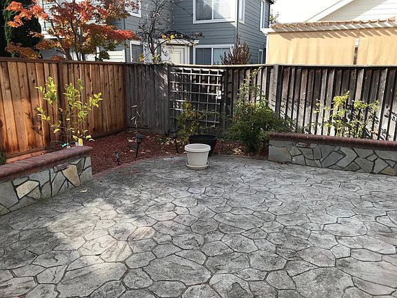 2nd image of 515 Rivermist Ln