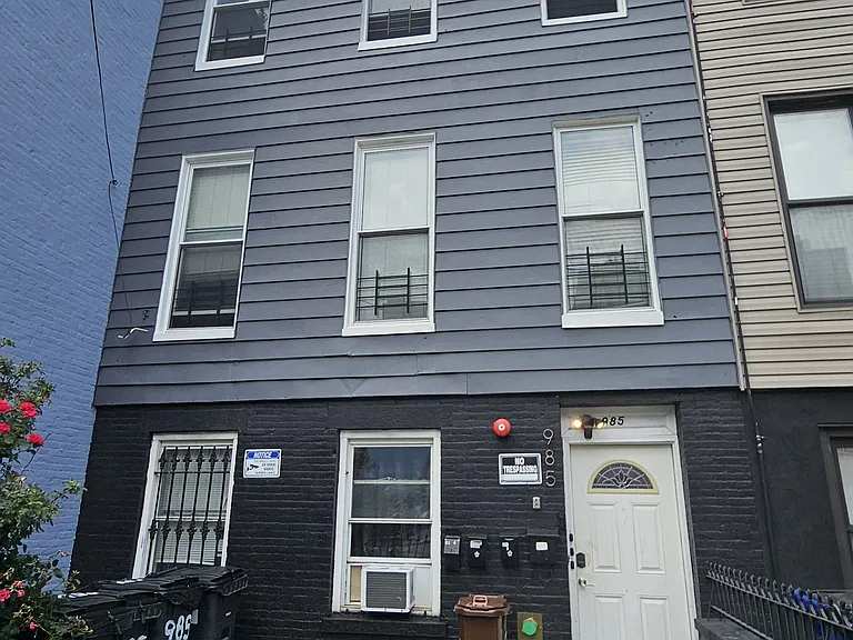 985 Herkimer St #TOPFLOOR — Photo 13