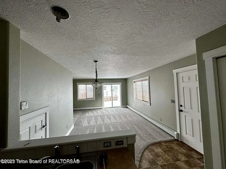 327 S Cole Ave — Photo 8