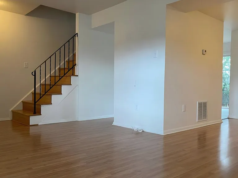 8514 Fortune Pl — Photo 5