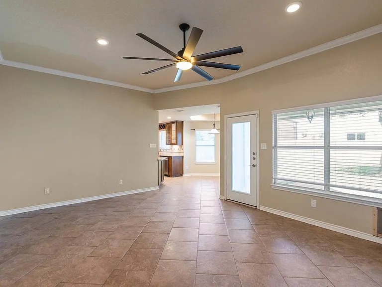 2604 Bluebonnet Valley Dr — Photo 7