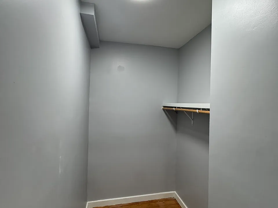 592 Front St #1
