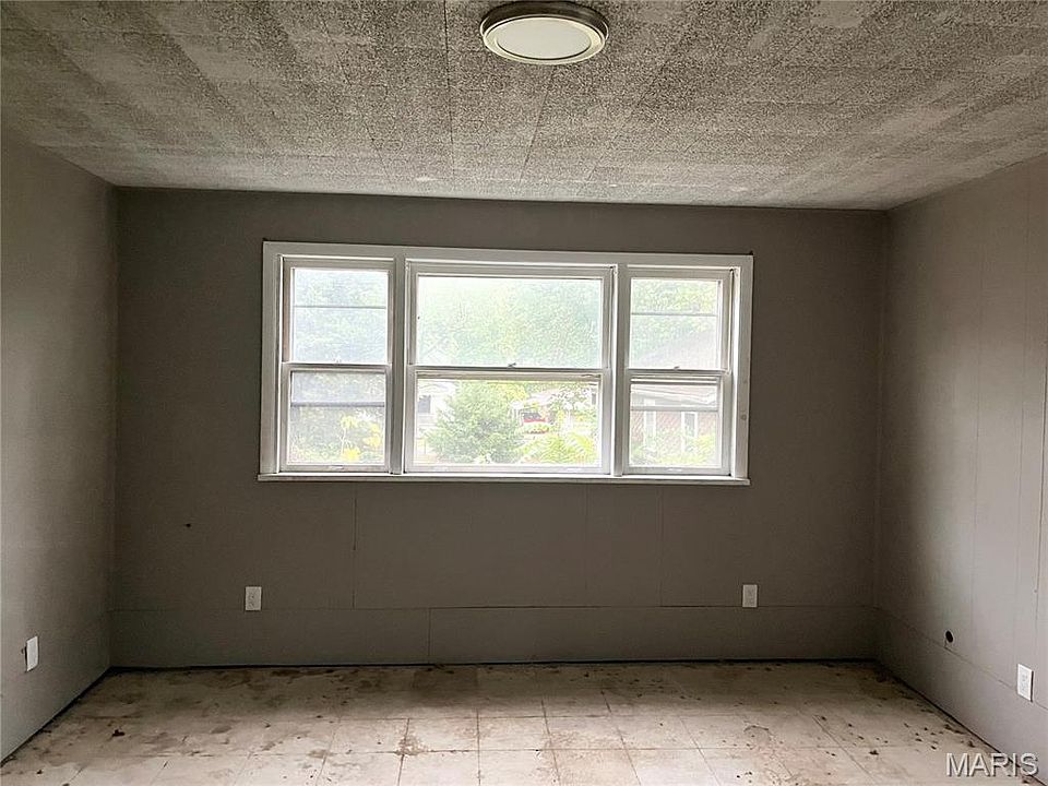 2nd image of 2721 Old Hanley Rd