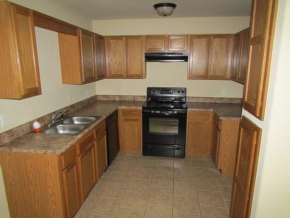 3rd image of 703 E Bonnie Ln