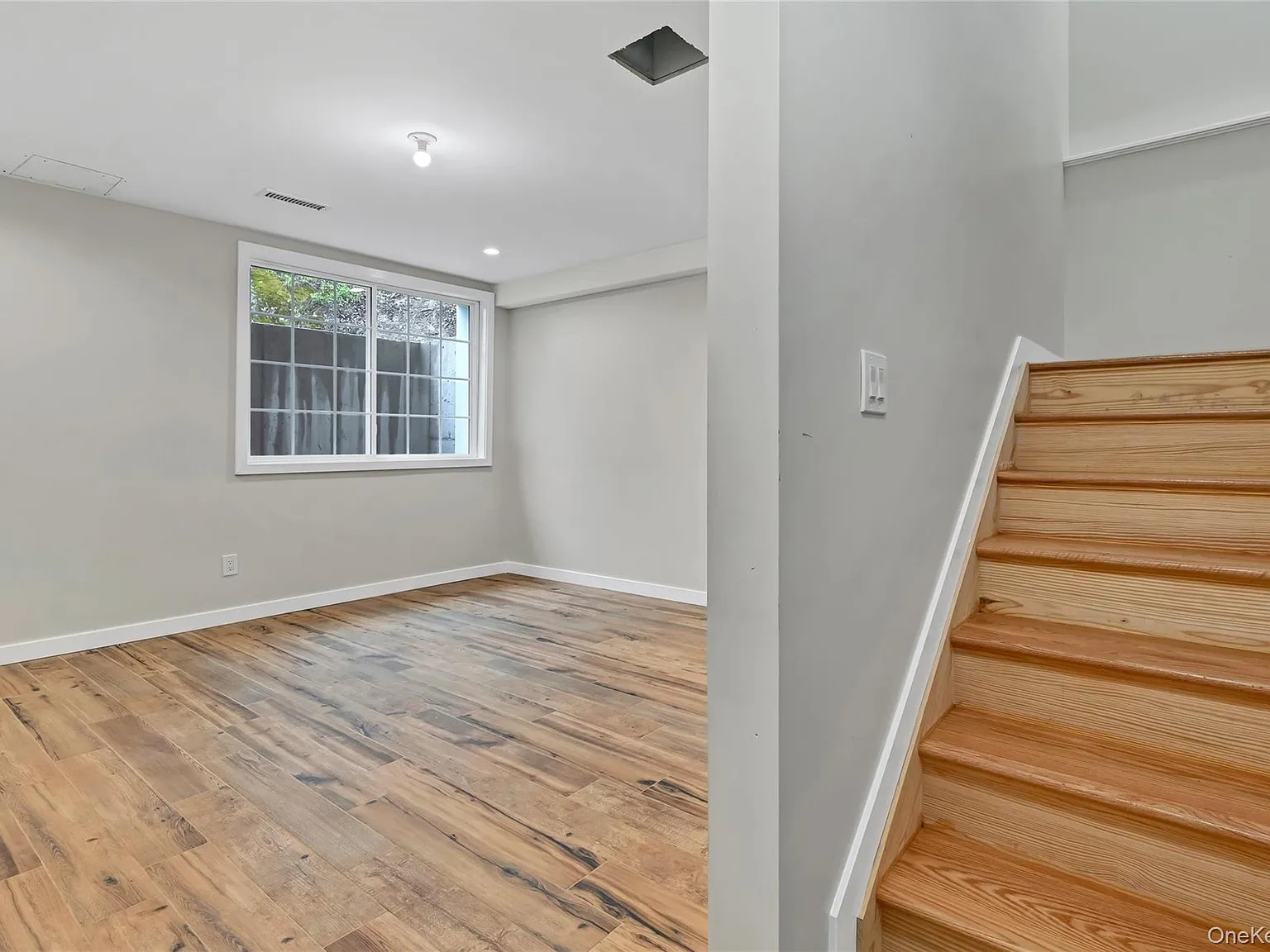 3 bed, 4.0 bath, 2550 sqft, $3,500 — Photo 4