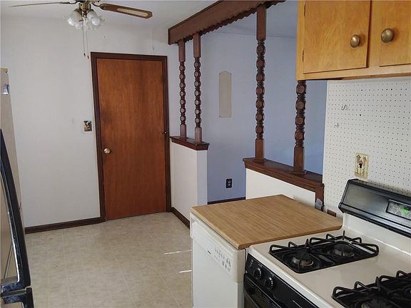 2nd image of 505 W 28th St N