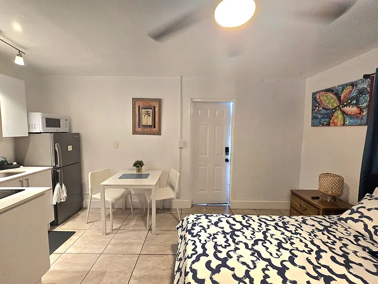 1724 McKinley St #9 — Photo 4