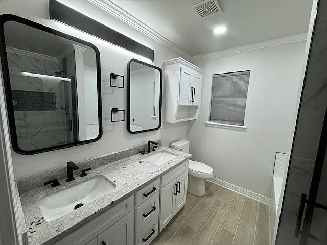 9411 Crooked Creek Dr — Photo 16