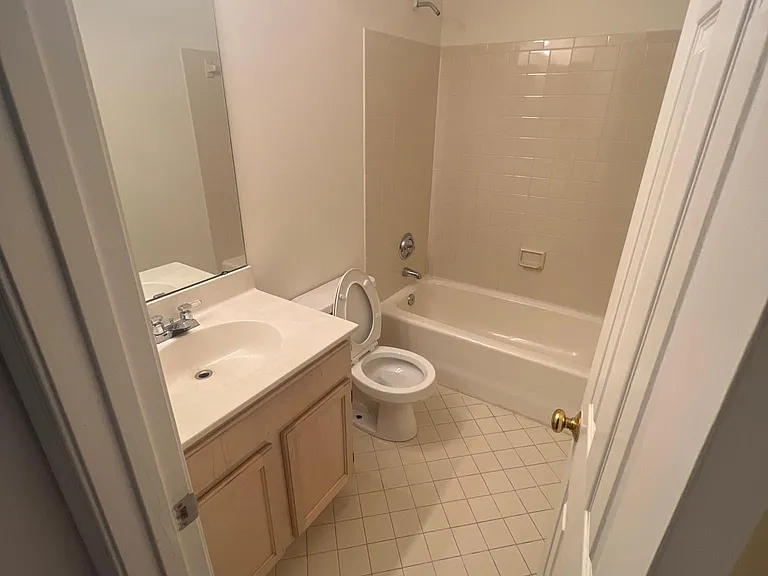 107 Rock Creek Ct — Photo 9