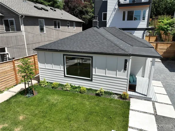 8512 1st Avenue NE, Seattle, WA 98115
